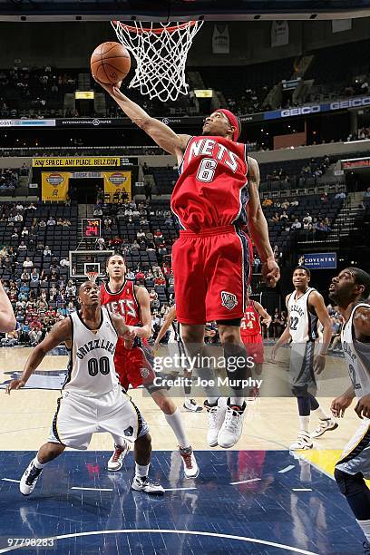 Courtney Lee of the New Jersey Nets goes to the basket against the Memphis Grizzlies during the game on March 8, 2010 at FedExForum in Memphis,...