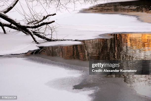 thaw - alexander kuznetsov fotografías e imágenes de stock