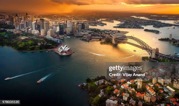 cityscape at dusk, sydney, australia - australia fotografías e imágenes de stock