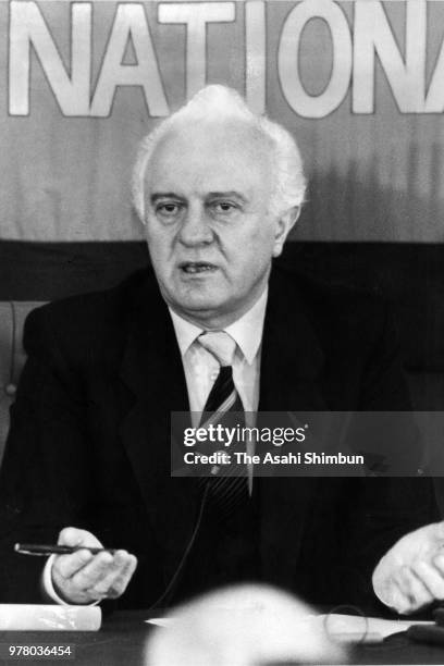 Soviet Union Foreign Minister Eduard Shevardnadze speaks during a press conference at the Japan National Press Club on December 21, 1988 in Tokyo,...