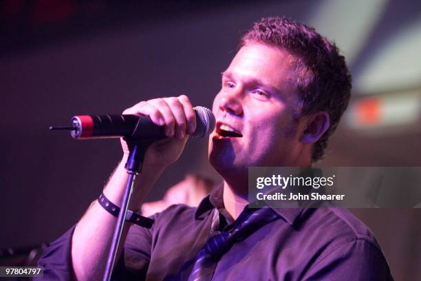 Bob Guiney performs