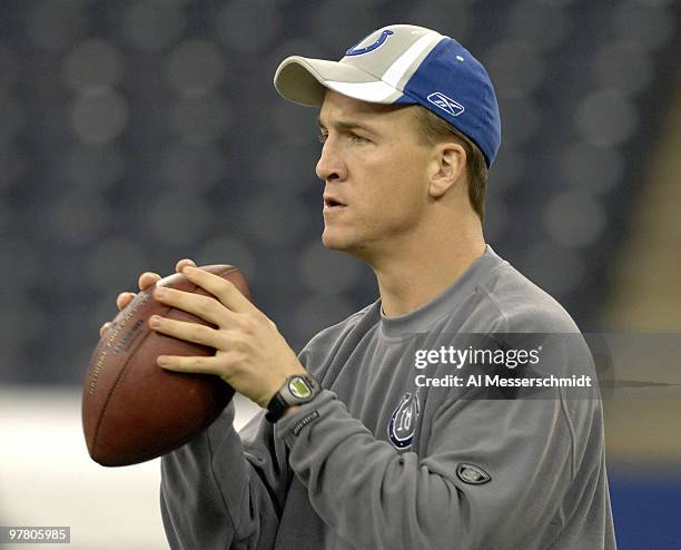 Indianapolis Colts quarterback Peyton Manning warms up before play against the Cincinnati Bengals Dec. 18, 2006 in the RCA Dome in Indianapolis. The...