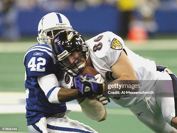 Baltimore Ravens tight end Todd Heap grabs a pass against the Indianapolis Colts in a Sunday night football game, December 19, 2004 at the RCA Dome...