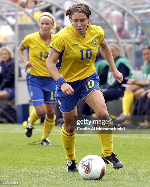 Sweden forward Hanna Ljungberg drives to the goal Sunday, September 28, 2003 at Columbus Crew Stadium, Columbus, Ohio, during the opening round of...