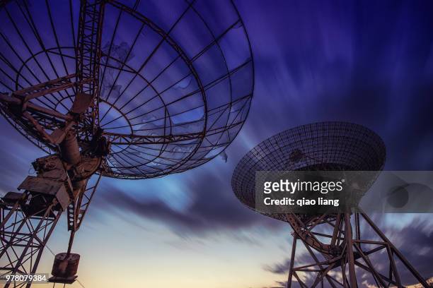 radio telescope - qiao stock-fotos und bilder