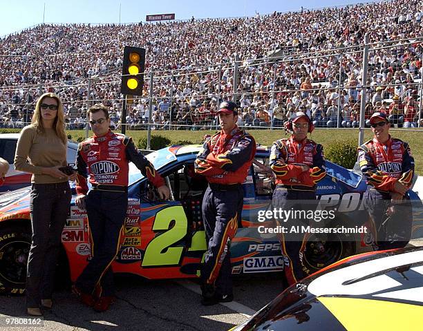 Amanda Church, Jeff Gordon and pit crew await introductions on Sunday, October 19, 2003 after the NASCAR Subway 500 at Martinsville Speedway,...