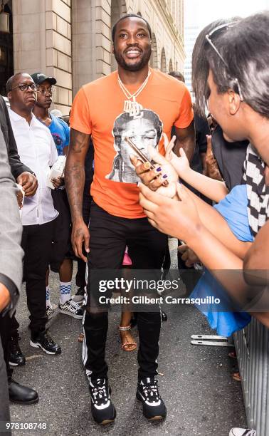 Meek Meals Rapper Philadelphia Mills Photos and Premium High Res Pictures - Getty Images