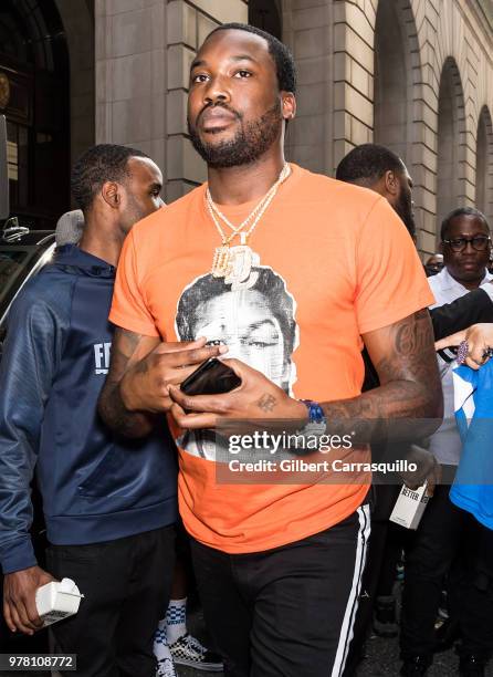 Meek Meals Rapper 1,931 Philadelphia Mills Stock Photos, High-Res Pictures, and Images ...
