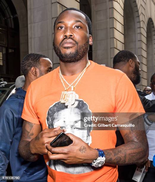 Meek Meals Rapper Philadelphia Mills Photos and Premium High Res Pictures - Getty Images