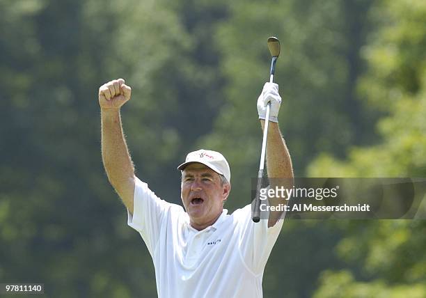 Dave Stockton chips in for a birdie on the 18th hole in final-day play at Bellerive Country Club, site of the 25th U. S. Senior Open in St. Louis,...