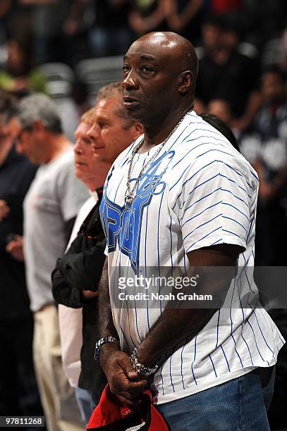 Actor Michael Clarke Duncan attends a game between the Milwaukee Bucks and the Los Angeles Clippers at Staples Center on March 17, 2010 in Los...