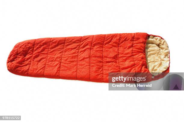 orange sleeping bag - saco de dormir fotografías e imágenes de stock