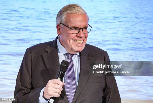 April 2018, Germany, Hamburg: Klaus-Michael Kuehne, businessman and manager, speaking at the hotel "The Fontenay", at a 90-minute talk. Photo: Axel...