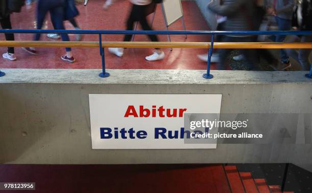 April 2018, Germany, Riedlingen: A sign reads 'Abitur Bitte Ruhe!' (Abitur silence please! while students go to the Abitur examination ( at the...