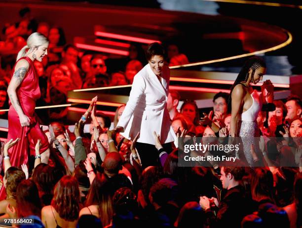 Kris Jenner and Kim Kardashian walk offstage after accepting Best Reality Series/Franchise for 'Keeping Up with the Kardashians' from singer Halsey...