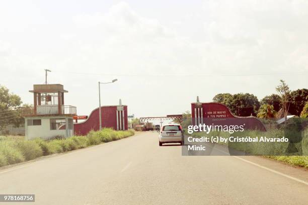 exit of calabozo city - alvarado minic stock pictures, royalty-free photos & images