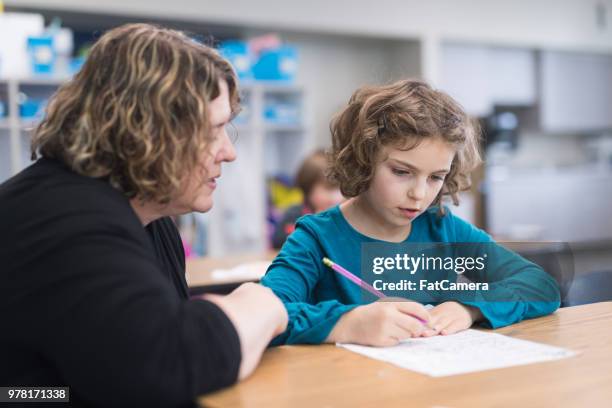 eerste nivelleermachines in de klas - advance 2018 exam stockfoto's en -beelden