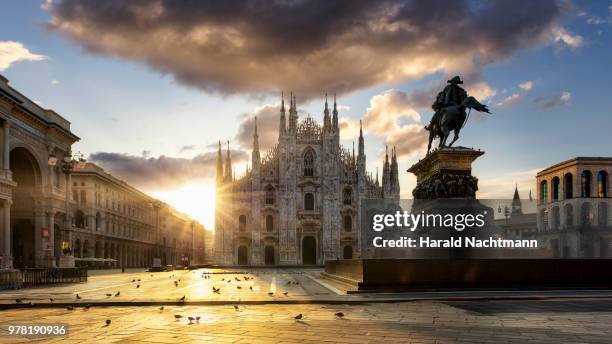 sunrise in milan - milan italy stockfoto's en -beelden