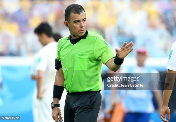 Referee Joel Aguilar of Salvador during the 2018 FIFA World Cup Russia group F match between Sweden and Korea Republic at Nizhniy Novgorod Stadium on...