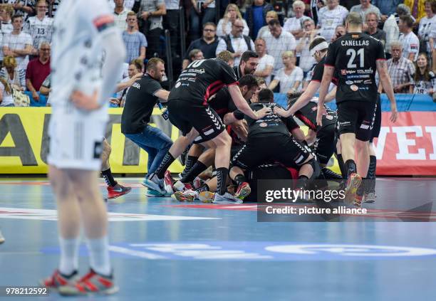 April 2018, Germany, Kiel: Handball, Champions League, THW Kiel - Vardar Skopje, Sparkassen Arena. The team of Vardar Skopje celebrates their 28:29...