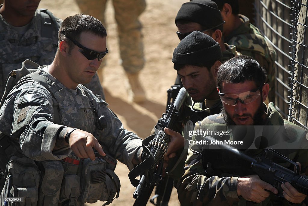 U.S. Army Soldiers Trains Afghan Army And Police Cadettes