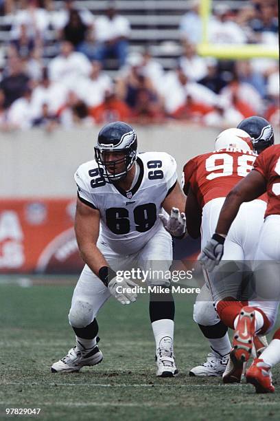 Offensive tackle Jon Runyan of the Philidelphia Eagles blocks , during the Philadelphia Eagles 21 to 7 win over the Arizona Cardinals on 11/04/01. ©...