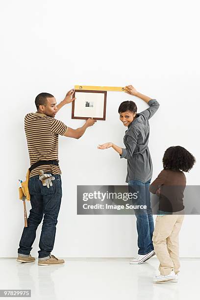 family hanging picture frame - family picture frame stockfoto's en -beelden