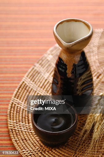 Sake bottle and sake cup Sake bottle and sake cup