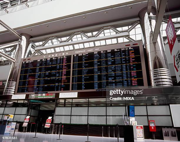 electric bulletin board, narita, chiba, japan - narita international airport stock-fotos und bilder