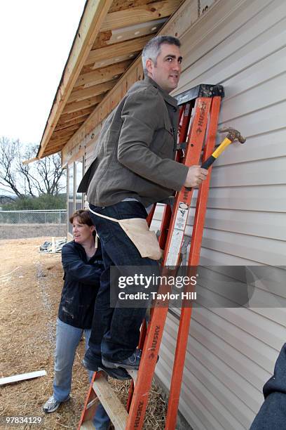 Taylor Hicks lends a hand to Habitat For Humanity on March 18, 2010 in Birmingham, Alabama.