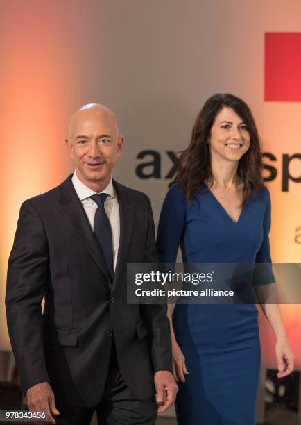 Dpatop - Amazon founder and owner of the "Washington Post", Jeff Bezos and his wife MacKenzie Bezos arrive for the Axel Springer award ceremony, in...