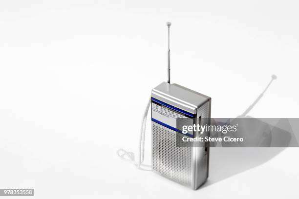 old portable transister antenna radio select focus - rádio imagens e fotografias de stock