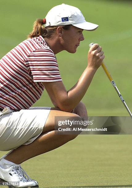 Sophie Gustafson lines up a putt Sunday, October 12, 2003 at the Samsung World Championship in Houston, Texas.