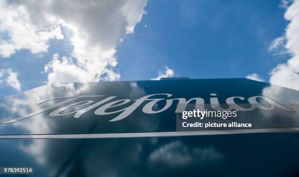 April 2018, Germany, Munich: The logo of Telefonica telecommunications provider is presented on a sign near its headquarters. Photo: Lino Mirgeler/dpa