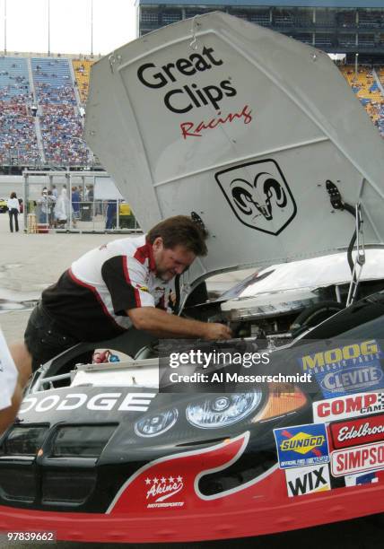 Kasey Kahne's Dodge receives a tuneup after qualifying Friday, July 9, 2004 for the NASCAR Busch Series Tropicana Twister 300 at Chicagoland...