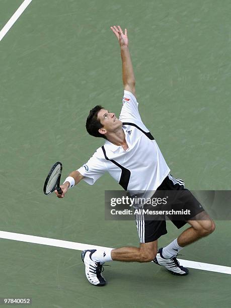 Tim Henman defeats Nicolas Kiefer in a fourth-round men's singles match September 6, 2004 at the 2004 US Open in New York.