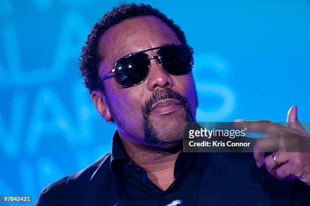 Lee Daniels speaks during the Planned Parenthood Federation Of America 2010 Annual Awards Gala at the Hyatt Regency Crystal City on March 18, 2010 in...