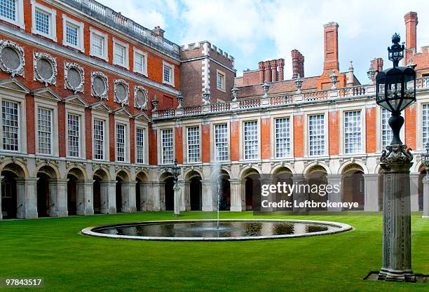 hampton court palace - palácio - fotografias e filmes do acervo