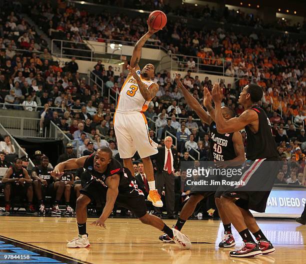 Bobby Maze of the Tennessee Volunteers leaps toward the basket against the San Diego State Aztecs during the first round of the 2010 NCAA men's...