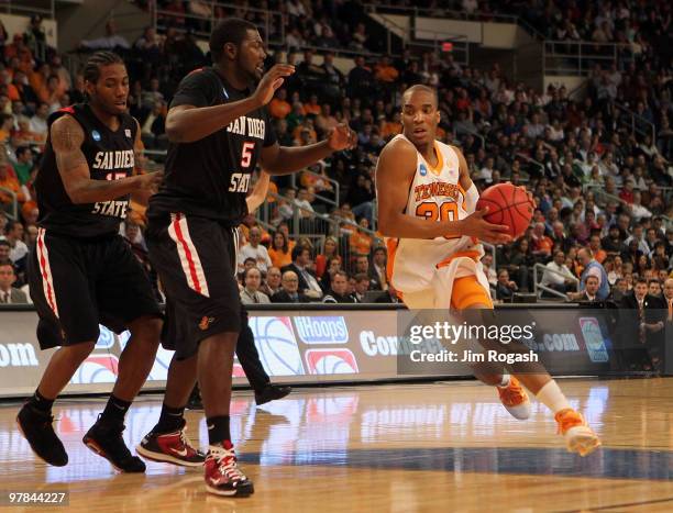 Tyron Shelley of the San Diego State Axtecs drives toward the basket against the Tennessee Volunteers during the first round of the 2010 NCAA men's...