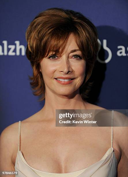 Actress Sharon Lawrence arrives at the 18th Annual "A Night at Sardi's" to benefit Alzheimers Association at the Beverly Hilton Hotel on March 18,...