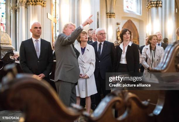 April 2018, Switzerland, Freiburg: German President Frank-Walter Steinmeier , his wife Elke Buedenbender , Swiss President Alain Berset and his wife...