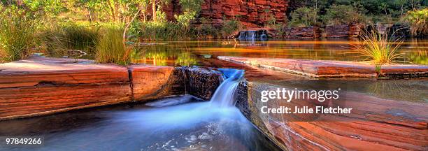 dales gorge karijini national park  - karijini national park stockfoto's en -beelden