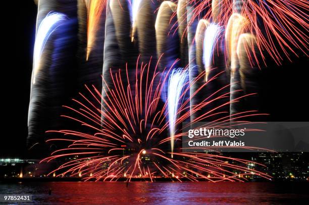 fireworks display - potomac river stock pictures, royalty-free photos & images