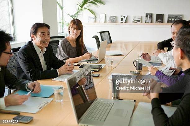 businessmen who hold a meeting - オフィス　日本人　会議　not 多民族 ストックフォトと画像