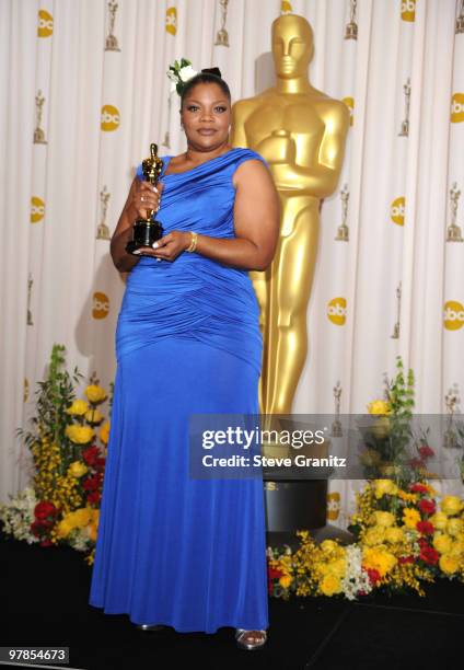 Actress Mo'Nique poses in the press room at the 82nd Annual Academy Awards held at the Kodak Theatre on March 7, 2010 in Hollywood, California. On...