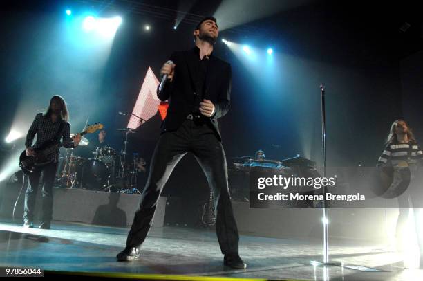 Adam Levine of Maroon 5 performs at Alcatraz club on April 22, 2007 in Milan, Italy.