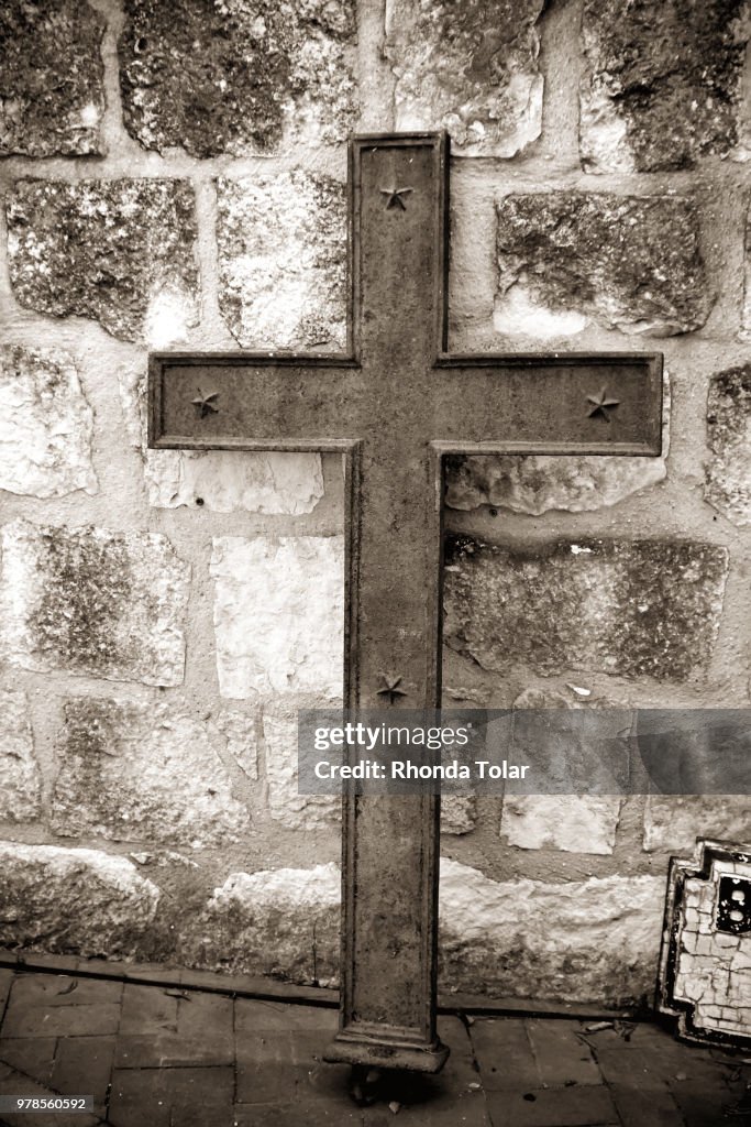 Cross
