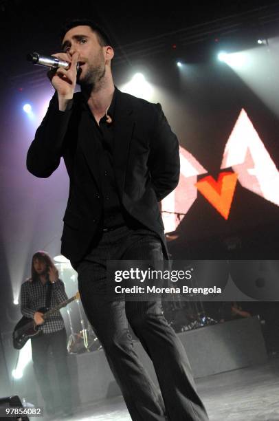 Adam Levine of Maroon 5 performs at Alcatraz club on April 22, 2007 in Milan, Italy.