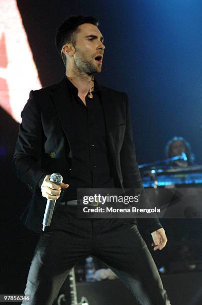 Adam Levine of Maroon 5 performs at Alcatraz club on April 22, 2007 in Milan, Italy.